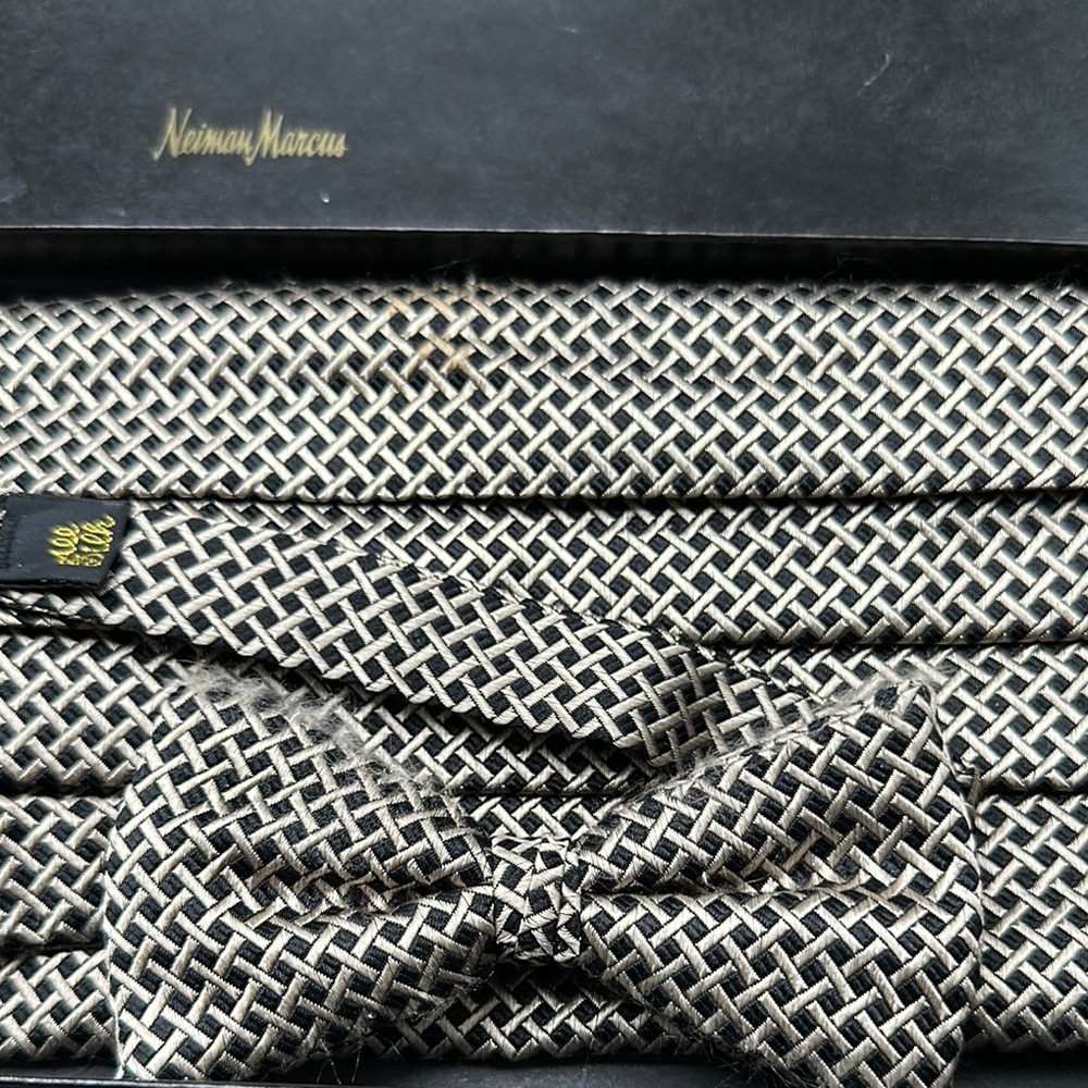 Neiman Marcus Black and White Bow Tie and cummerbund